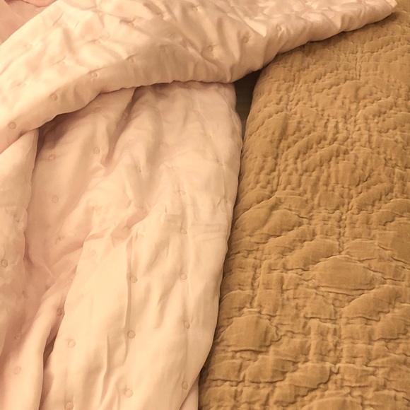 TAHARI beautiful sateen comforter/2 standard shams - Picture 13 of 14